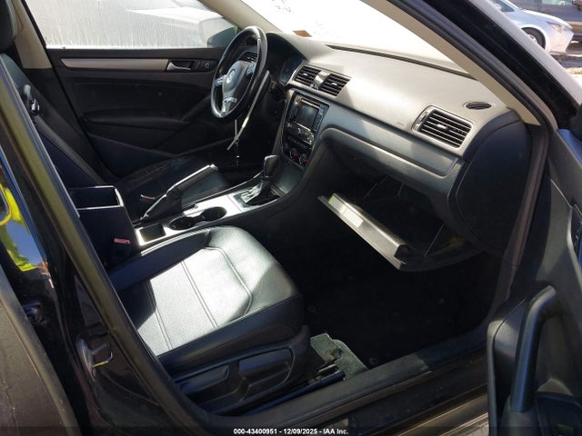 Volkswagen Passat 2014 1VWBS7A30EC105855 Image 16