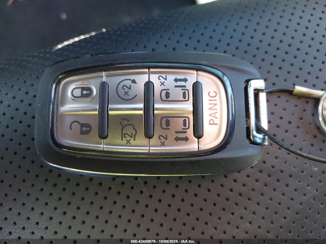 Chrysler Pacifica 2025 2C4RC1GG8SR561661 Image 11
