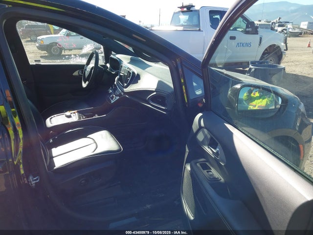 Chrysler Pacifica 2025 2C4RC1GG8SR561661 Image 5