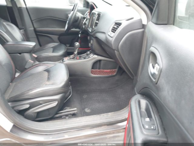 2019 JEEP COMPASS 3C4NJDDB1KT688201 Photo 4