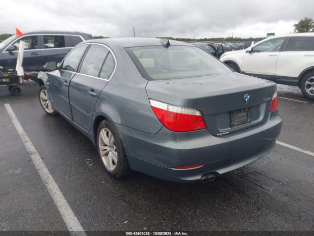 2010 BMW 528I WBANV1C50AC445405 Photo 2