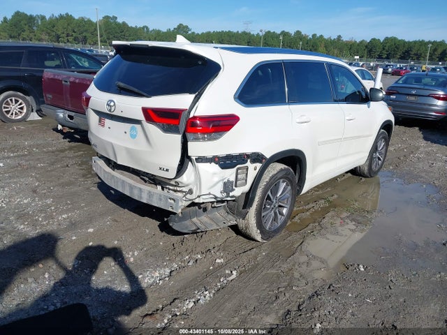 5TDKZRFH9JS546214 Toyota Highlander Xle