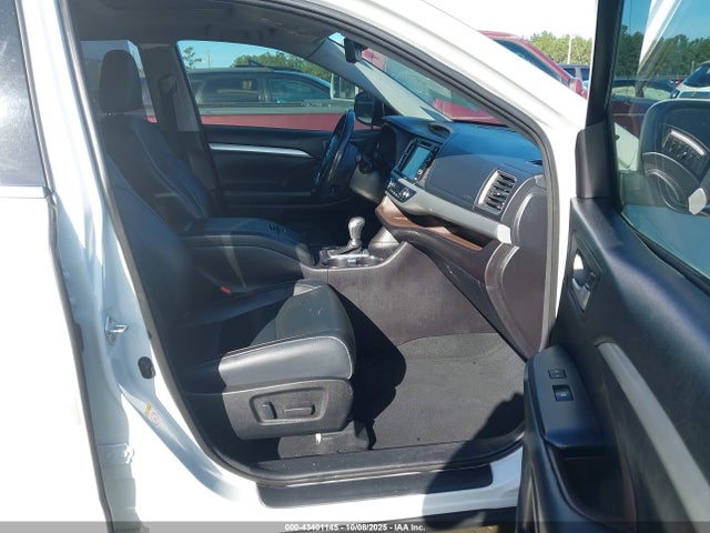 5TDKZRFH9JS546214 Toyota Highlander Xle