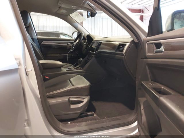 2019 VOLKSWAGEN ATLAS 1V2UR2CA8KC579293 Photo 4