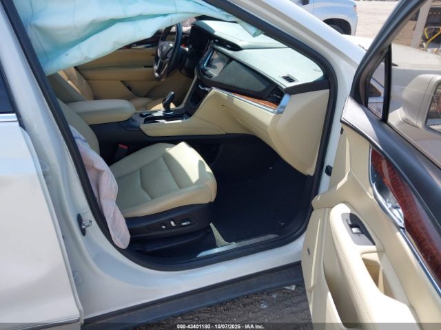 2017 CADILLAC XT5 1GYKNBRS2HZ143575 Photo 4