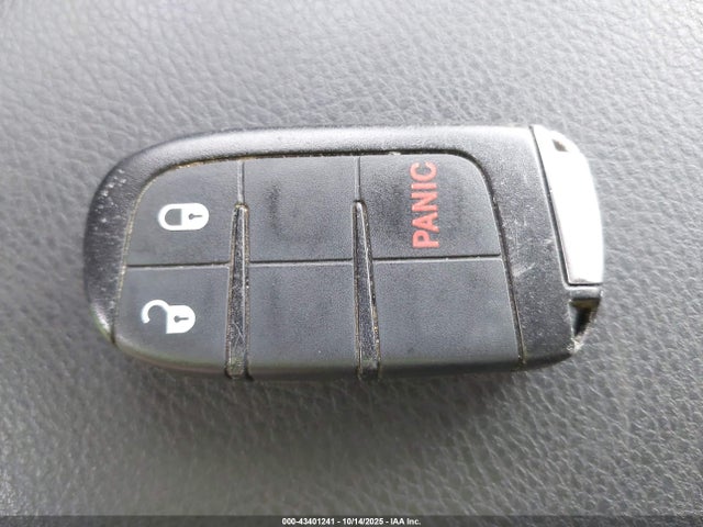 1C4RJEAGXJC382826 Jeep Grand Cherokee Laredo 4x2