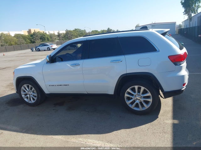 1C4RJEAGXJC382826 Jeep Grand Cherokee Laredo 4x2