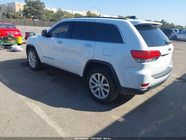 1C4RJEAGXJC382826 Jeep Grand Cherokee Laredo 4x2