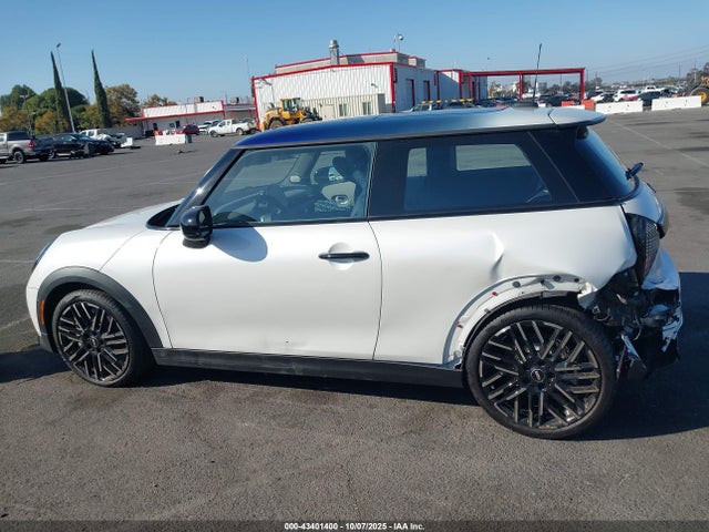 Mini Hardtop Cooper 2025 WMW13GD00S2W45606 Image 14