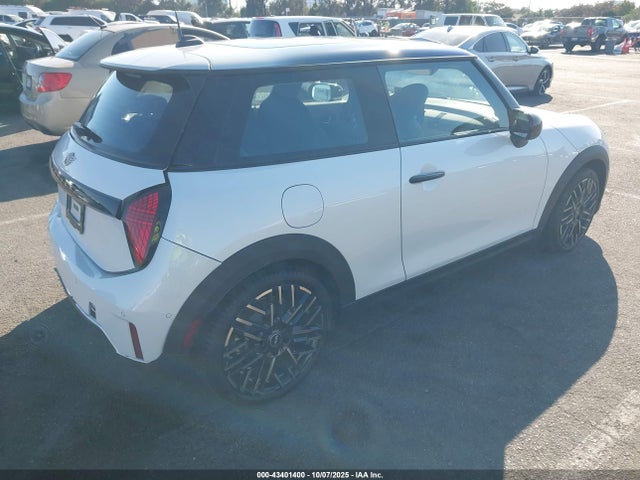 2025 MINI HARDTOP WMW13GD00S2W45606 Photo 3
