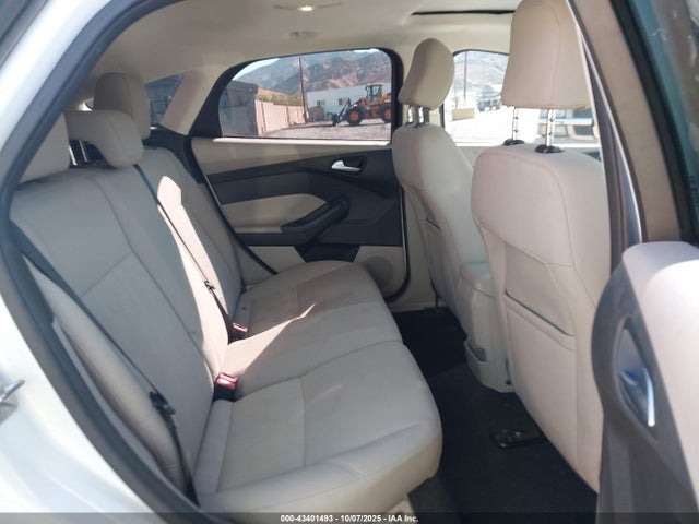 Ford 2016 2016 1FADP3K26GL331855 Image 8
