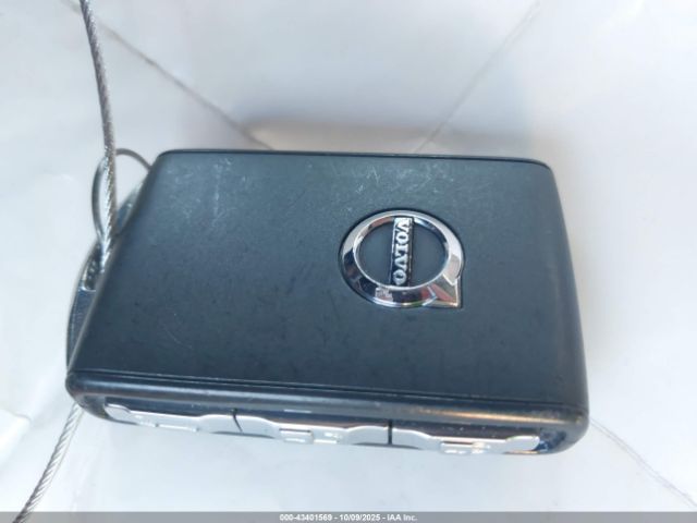 2023 VOLVO XC60 RECHARGE PLUG-IN HYBRID YV4H60DA9P1240072 Photo 10