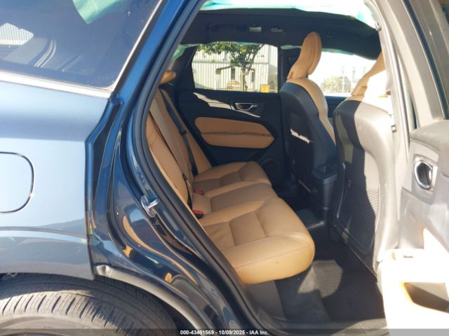 2023 VOLVO XC60 RECHARGE PLUG-IN HYBRID YV4H60DA9P1240072 Photo 7