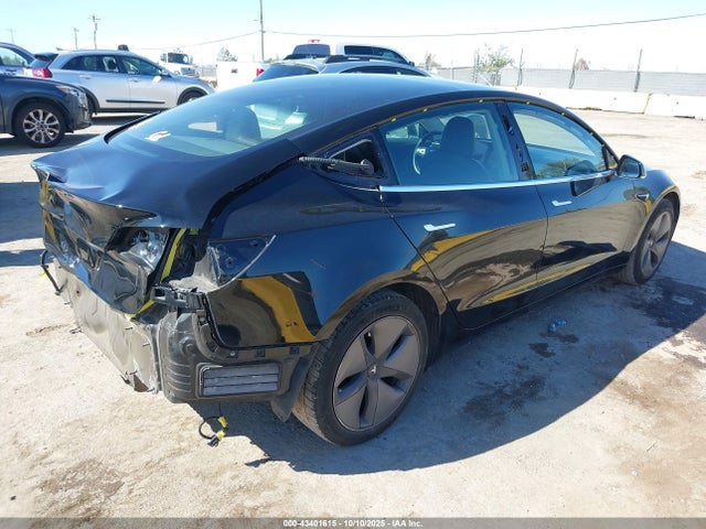2019 TESLA MODEL 3 5YJ3E1EA8KF395443 Photo 3