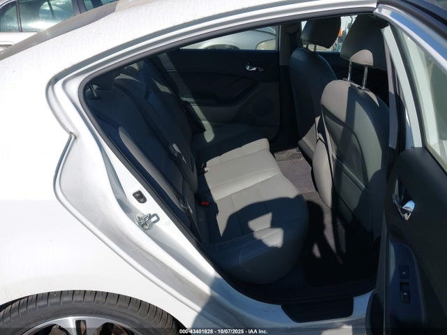 KIA dohc gdi nu 2015 KNAFZ4A84F5335489 Image 8