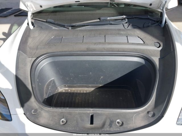 2021 TESLA MODEL Y 5YJYGDEE6MF138868 Photo 9