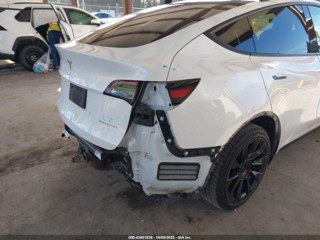 2021 TESLA MODEL Y 5YJYGDEE6MF138868 Photo 5