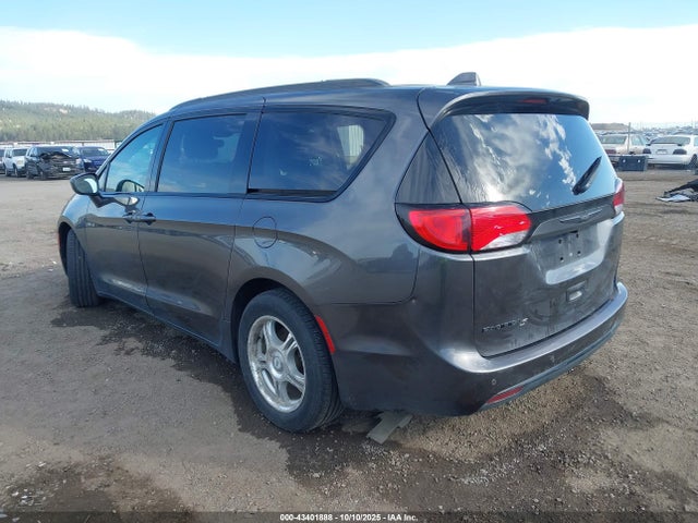 2C4RC1FGXJR228832 Chrysler Pacifica Touring Plus