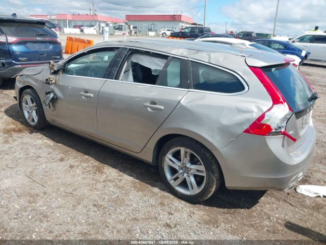 2015 VOLVO V60 YV140MEK5F1264895 Photo 2
