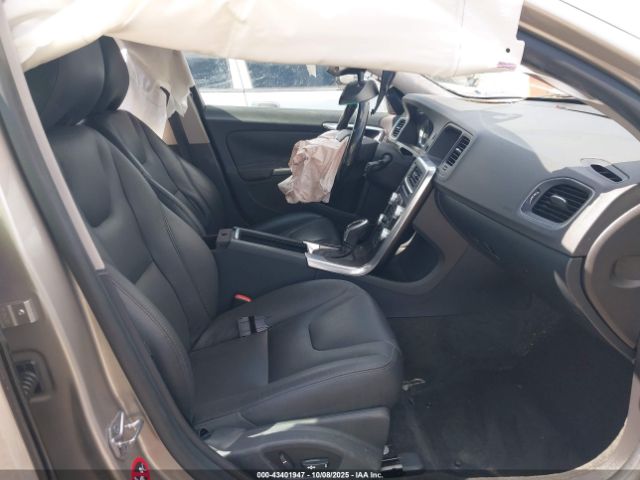 2015 VOLVO V60 YV140MEK5F1264895 Photo 4