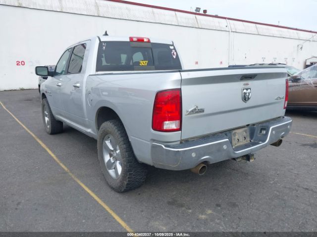 2018 RAM 1500 1C6RR7LM7JS339355 Photo 2