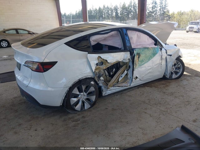 2023 TESLA MODEL Y 7SAYGDEE9PF805925 Photo 3