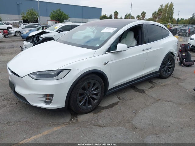 2017 TESLA MODEL X 5YJXCBE22HF076523 Photo 1