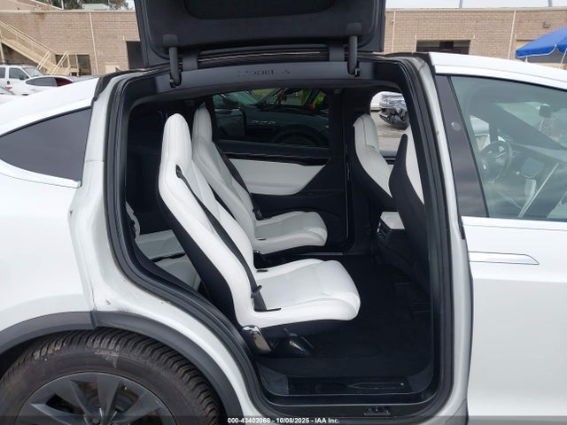 2017 TESLA MODEL X 5YJXCBE22HF076523 Photo 7