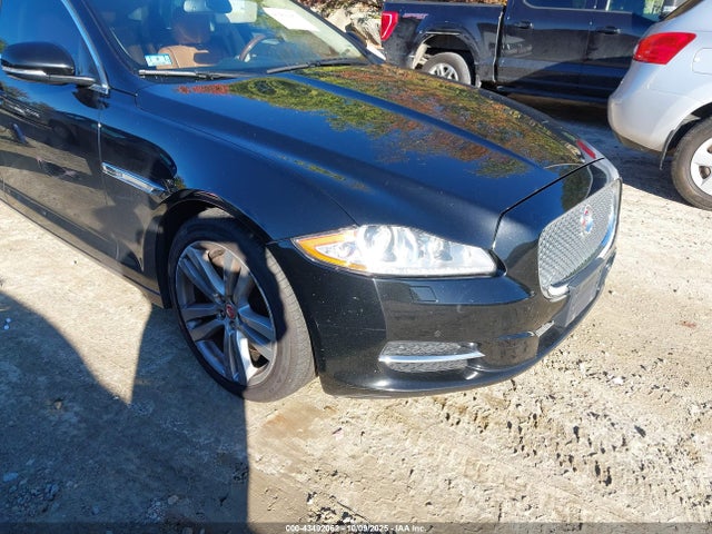 2015 JAGUAR XJ SAJWJ2GD4F8V77220
