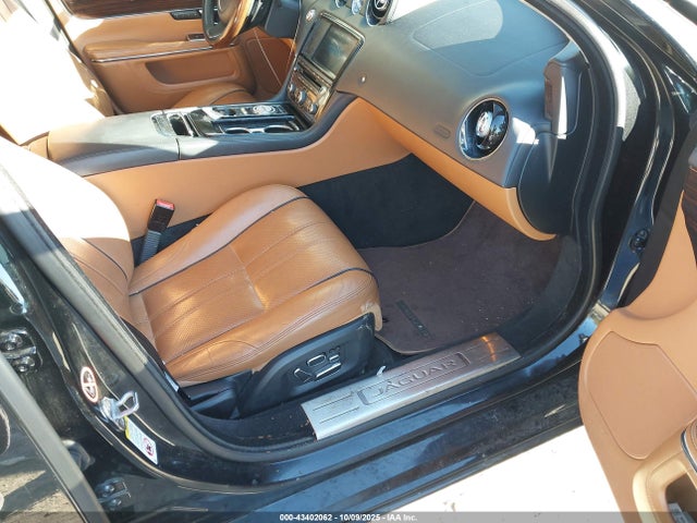 2015 JAGUAR XJ SAJWJ2GD4F8V77220 Photo 4