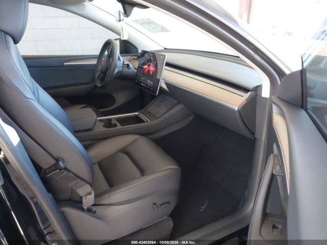 2023 TESLA MODEL Y 7SAYGDEE6PF814758 Photo 4