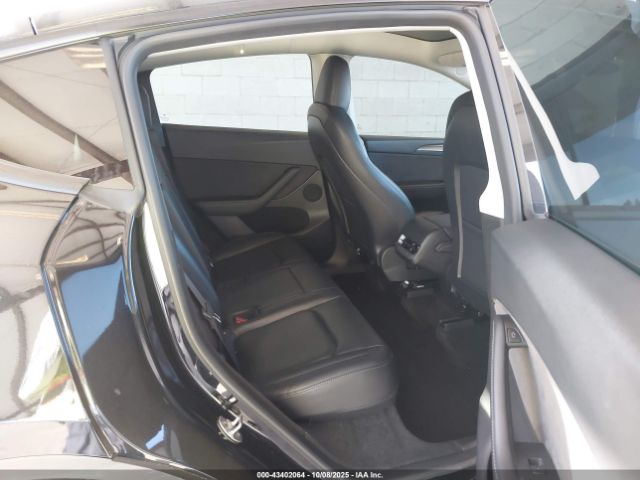 2023 TESLA MODEL Y 7SAYGDEE6PF814758 Photo 7