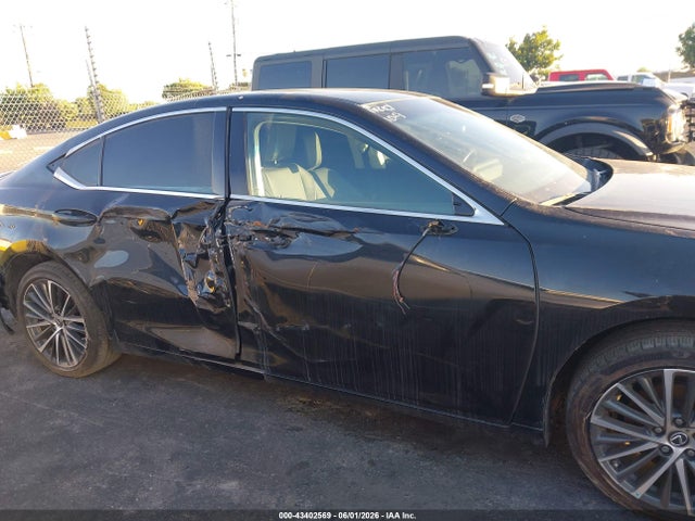 43402569 :رقم المزاد ، 58ADA1C15PU032362 vin ، 2023 Lexus Es 300h مزاد بيع
