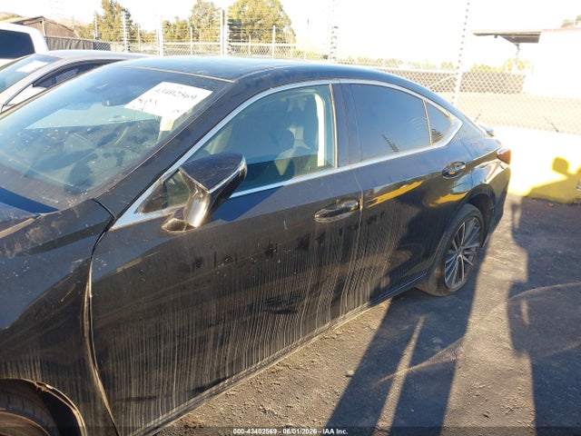 43402569 :رقم المزاد ، 58ADA1C15PU032362 vin ، 2023 Lexus Es 300h مزاد بيع