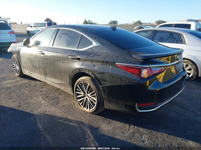 43402569 :رقم المزاد ، 58ADA1C15PU032362 vin ، 2023 Lexus Es 300h مزاد بيع