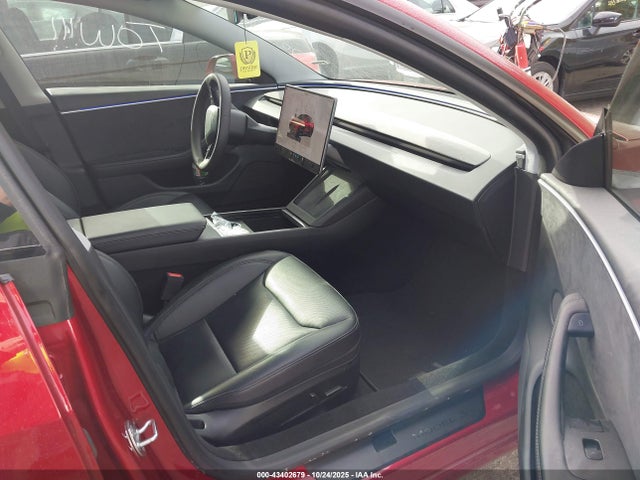 2025 TESLA MODEL 3 5YJ3E1EB6SF897442 Photo 4