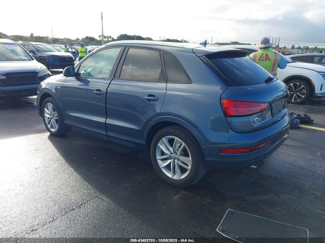2018 AUDI Q3 WA1BCCFS9JR008776 Photo 2