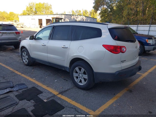 2012 CHEVROLET TRAVERSE 1GNKVGED7CJ270038 Photo 2
