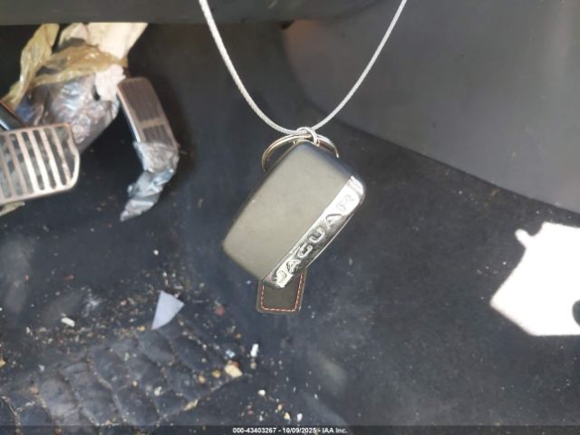 2019 JAGUAR XE SAJAJ4FX9KCP49167 Photo 10