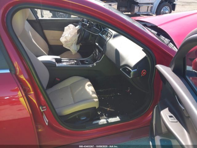 2019 JAGUAR XE SAJAJ4FX9KCP49167 Photo 4