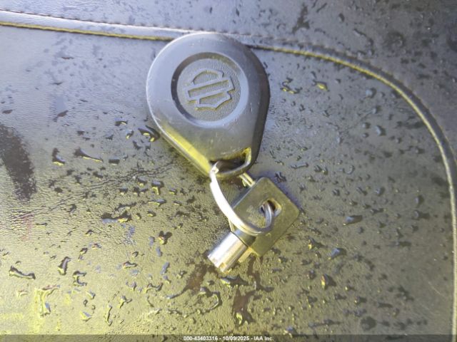 2012 HARLEY-DAVIDSON FLHTCU 1HD1FCM19CB642635 Photo 10