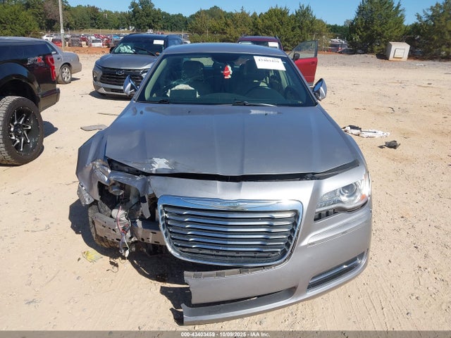 2013 Chrysler 300 Motown მანქანა იყიდება აუქციონზე, vin: 2C3CCAAG3DH572482, აუქციონის ნომერი: 43403459