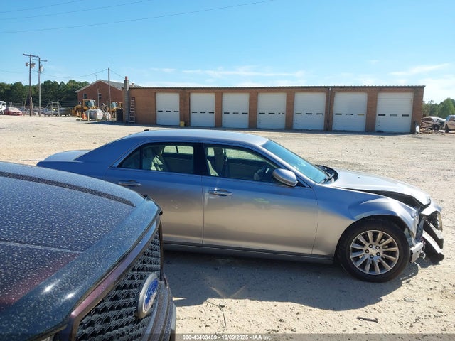 2013 Chrysler 300 Motown მანქანა იყიდება აუქციონზე, vin: 2C3CCAAG3DH572482, აუქციონის ნომერი: 43403459
