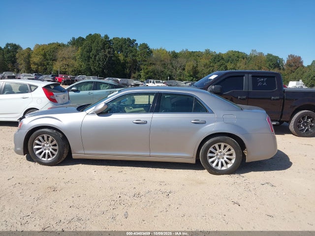2013 Chrysler 300 Motown მანქანა იყიდება აუქციონზე, vin: 2C3CCAAG3DH572482, აუქციონის ნომერი: 43403459