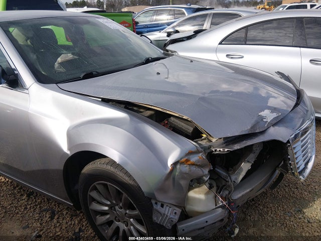 2013 Chrysler 300 Motown მანქანა იყიდება აუქციონზე, vin: 2C3CCAAG3DH572482, აუქციონის ნომერი: 43403459