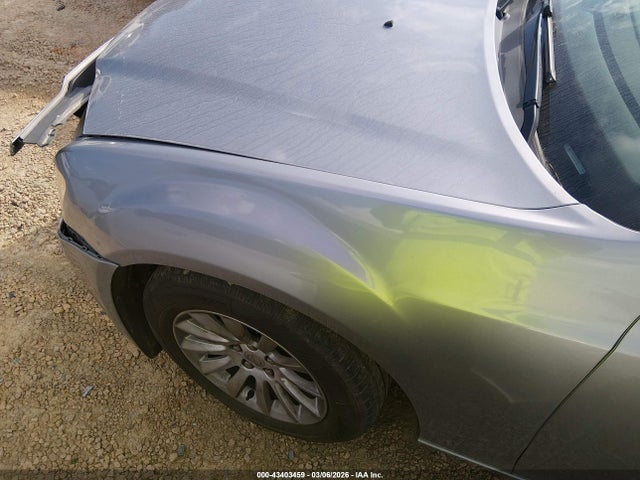 2013 Chrysler 300 Motown მანქანა იყიდება აუქციონზე, vin: 2C3CCAAG3DH572482, აუქციონის ნომერი: 43403459