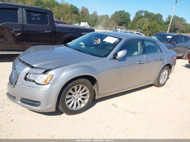2013 Chrysler 300 Motown მანქანა იყიდება აუქციონზე, vin: 2C3CCAAG3DH572482, აუქციონის ნომერი: 43403459
