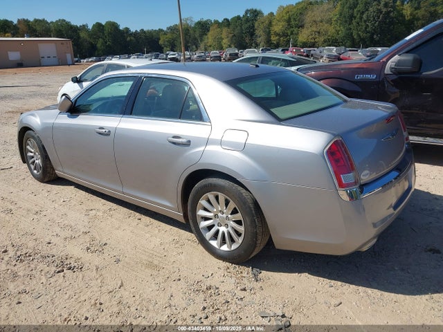 2013 Chrysler 300 Motown მანქანა იყიდება აუქციონზე, vin: 2C3CCAAG3DH572482, აუქციონის ნომერი: 43403459