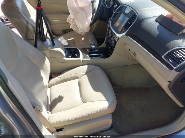 2013 Chrysler 300 Motown მანქანა იყიდება აუქციონზე, vin: 2C3CCAAG3DH572482, აუქციონის ნომერი: 43403459