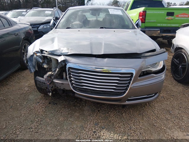 2013 Chrysler 300 Motown მანქანა იყიდება აუქციონზე, vin: 2C3CCAAG3DH572482, აუქციონის ნომერი: 43403459